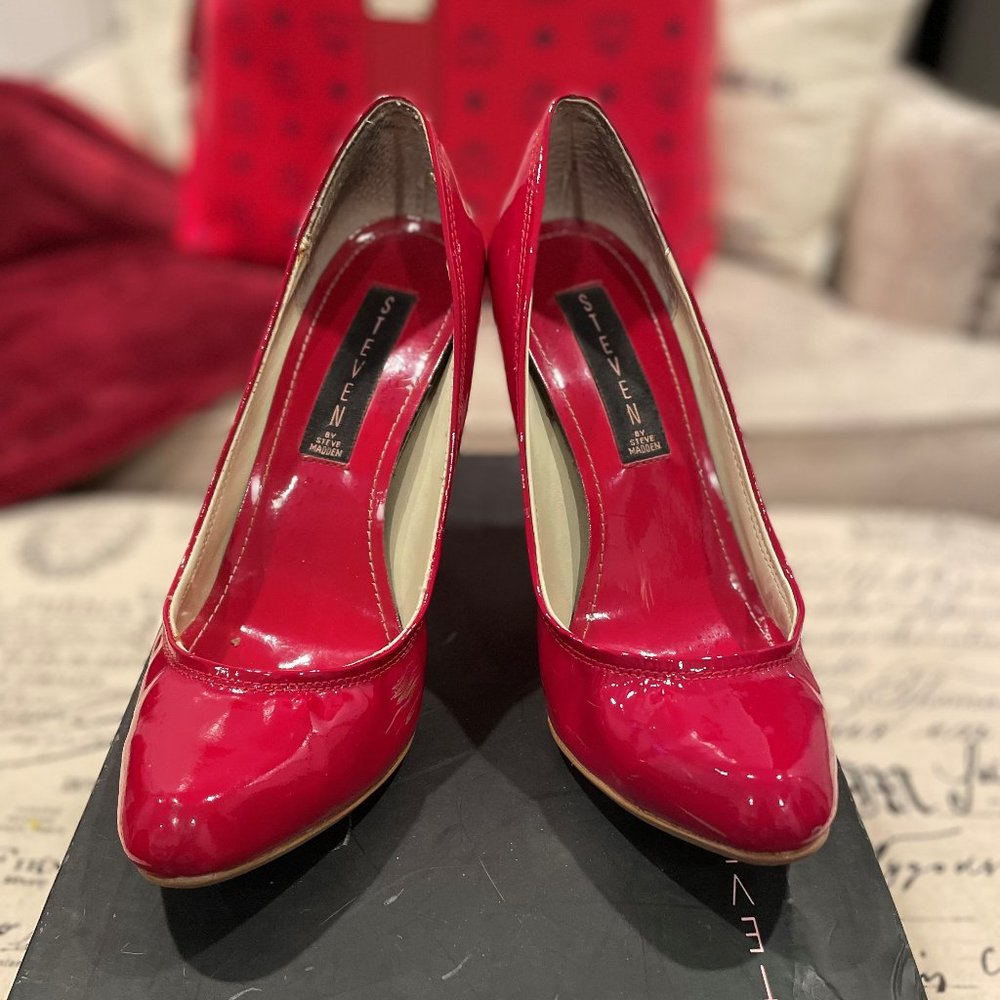 Steve Madden Red Patent Leather Pumps Size 6